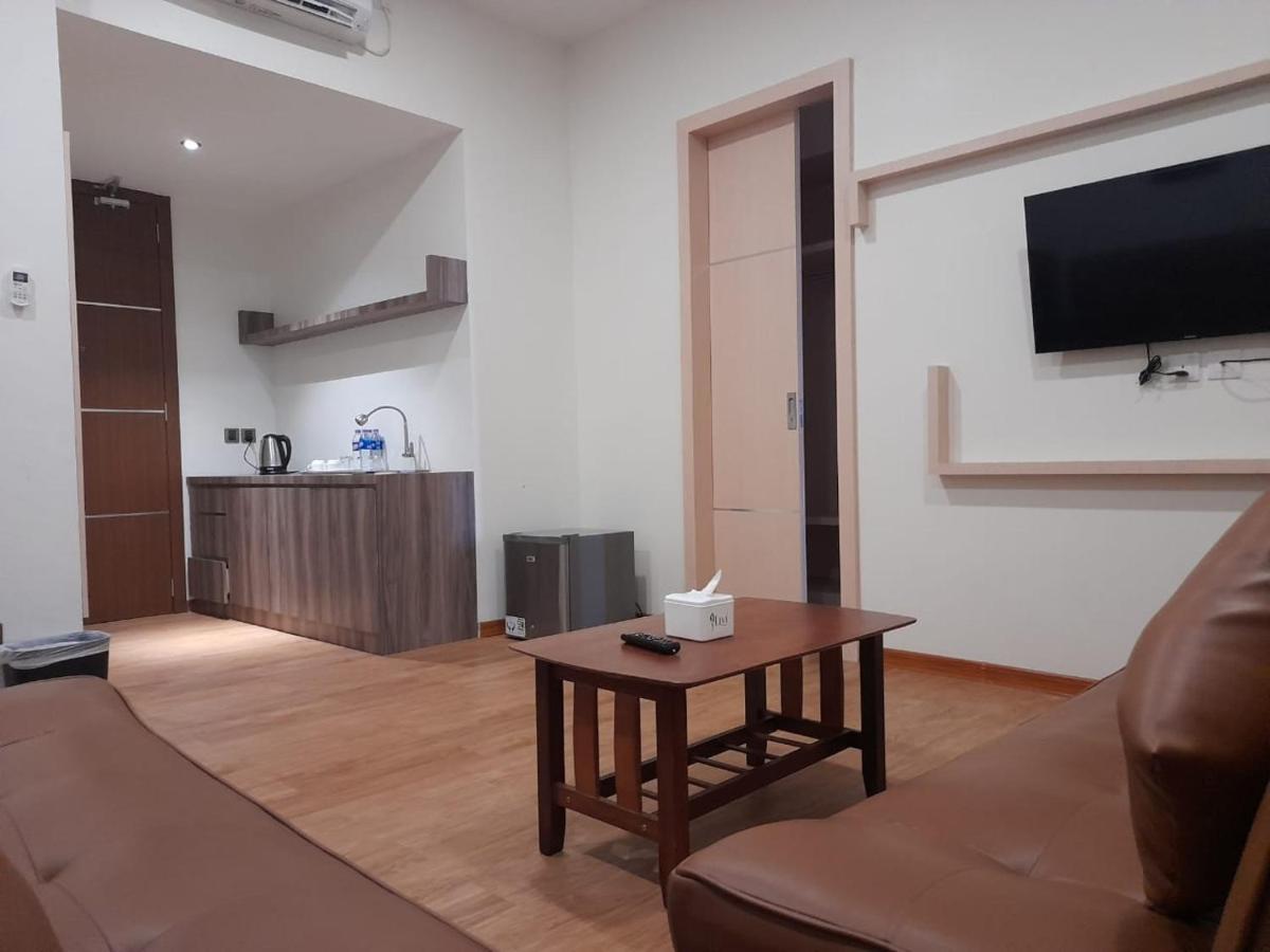 Blitz Hotel Batam Centre Exterior photo